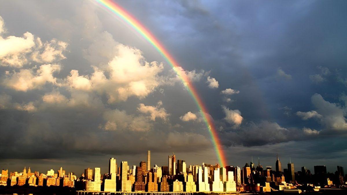 Gökkuşakları Neden Düz Değil de Eğridir? Üstelik Esas Şekilleri Gördüğünüzden Çok Farklı!