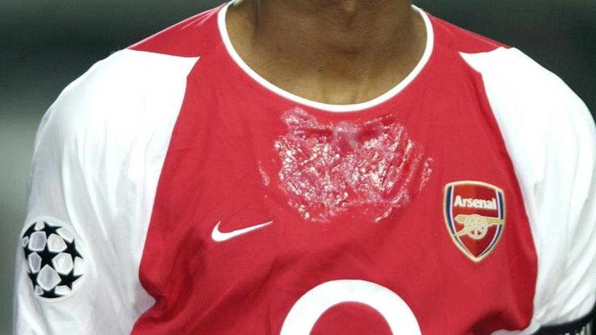 Futbolcuların Göğüslerindeki Bu Tuhaf Jelimsi Şey Neyin Nesi?