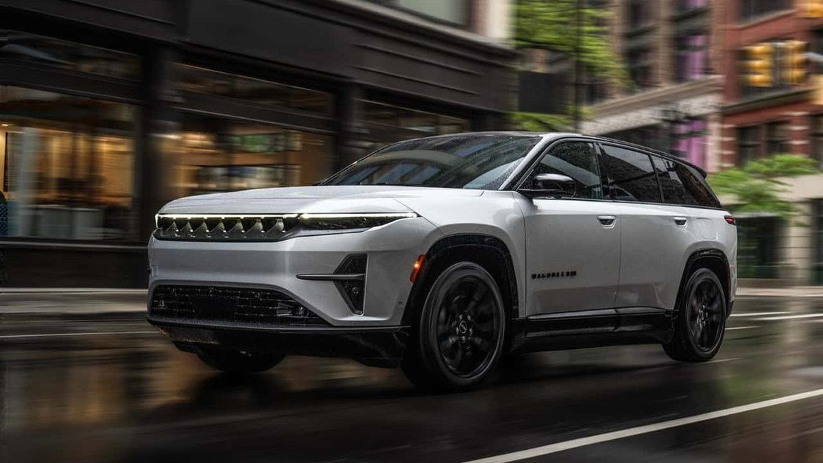 İçerisinde Adeta Küçük Bir Konser Salonu Bulunan Jeep Wagoneer S Tanıtıldı