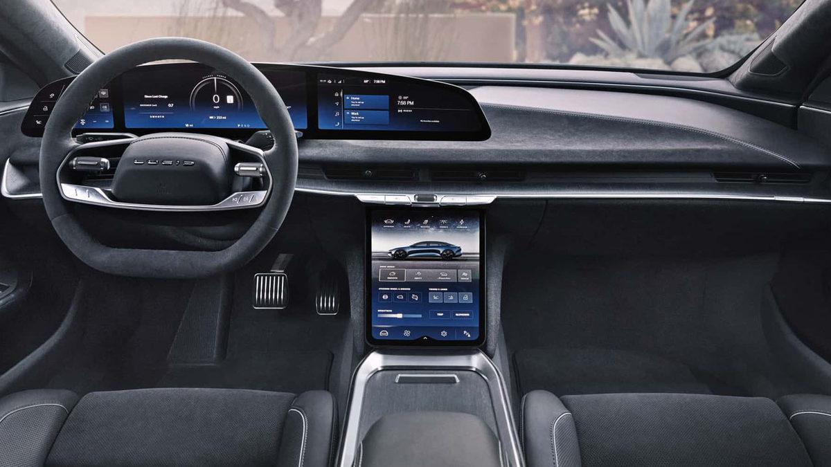 YouTuber Marques Brownlee, Bugüne Kadar İncelediği En Performanslı Sedan Otomobili Açıkladı [Video]