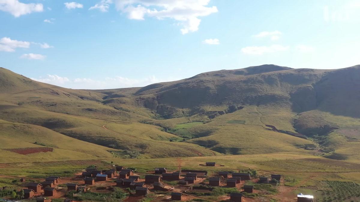 Uzaydan Bakıldığında Bile Gözüken Madagaskar’daki Kraterin İçinde Ne Var?