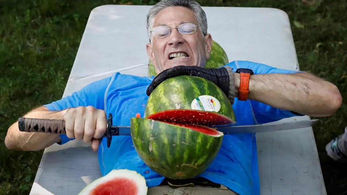 Dünyanın En Fazla Rekor Kıran İnsanı Rekoru: Neler Yaptığına ve Toplamda Kaç Rekoru Olduğuna İnanamayacaksınız!