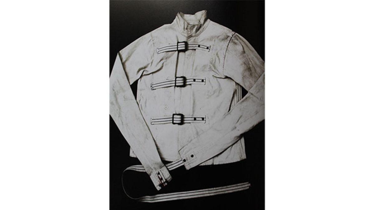 Akıl Hastası Olduğu Düşünülen İnsanlara Giydirilen ’Deli Gömleği’ Başta Neden İşkence Aracı Olarak Üretilmişti?