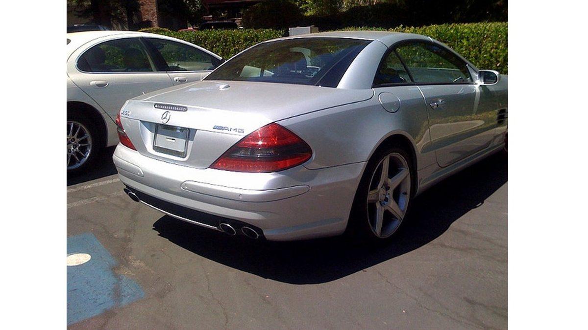 Steve Jobs’un Arabalarında Neden Plaka Yoktu? İllegal Değil mi?