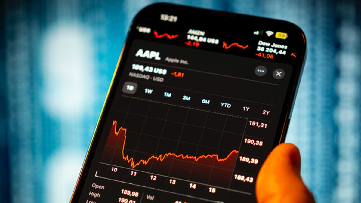 Yapay Zekâ Özellikleri, Apple Hisselerini Sert Düşürdü
