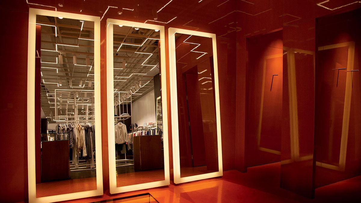 Alışverişin Büyüsüne Kapılmamızı Sağlayan Mağaza İçindeki Ayna ve Işıklandırma Hileleri