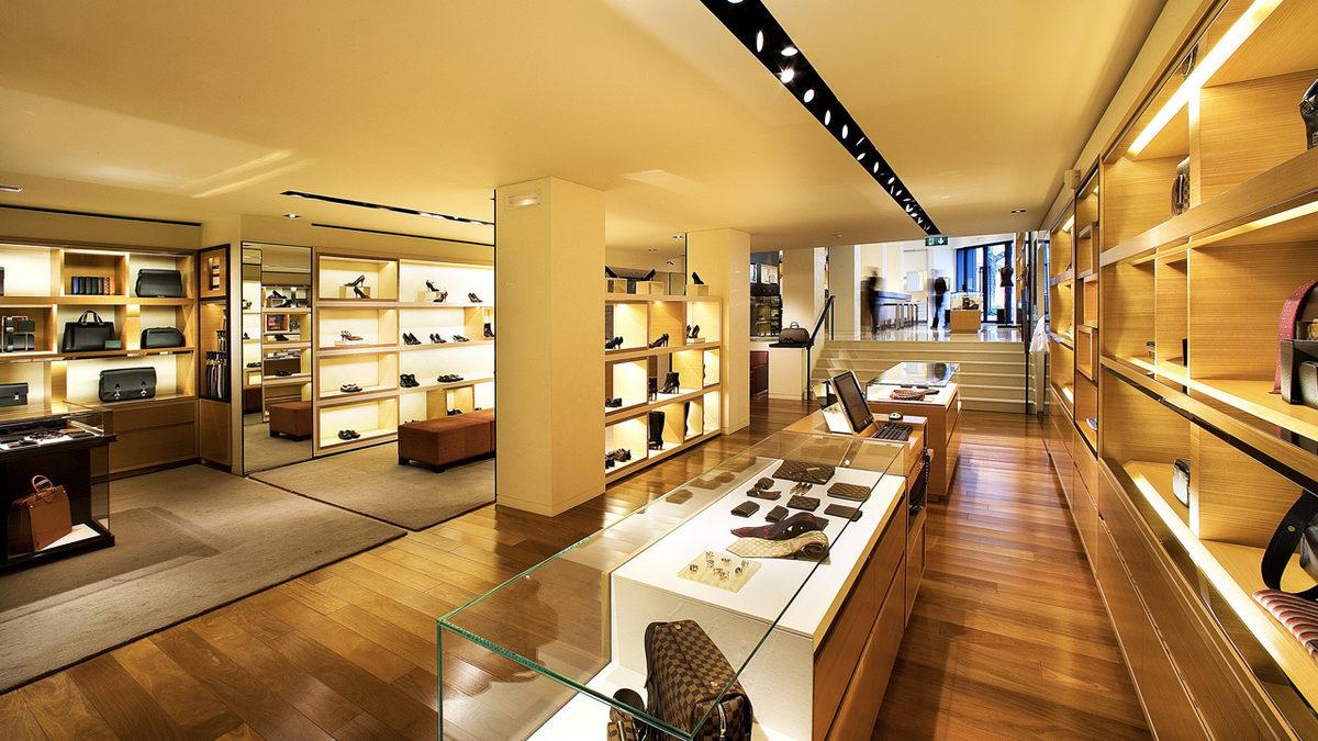 Alışverişin Büyüsüne Kapılmamızı Sağlayan Mağaza İçindeki Ayna ve Işıklandırma Hileleri