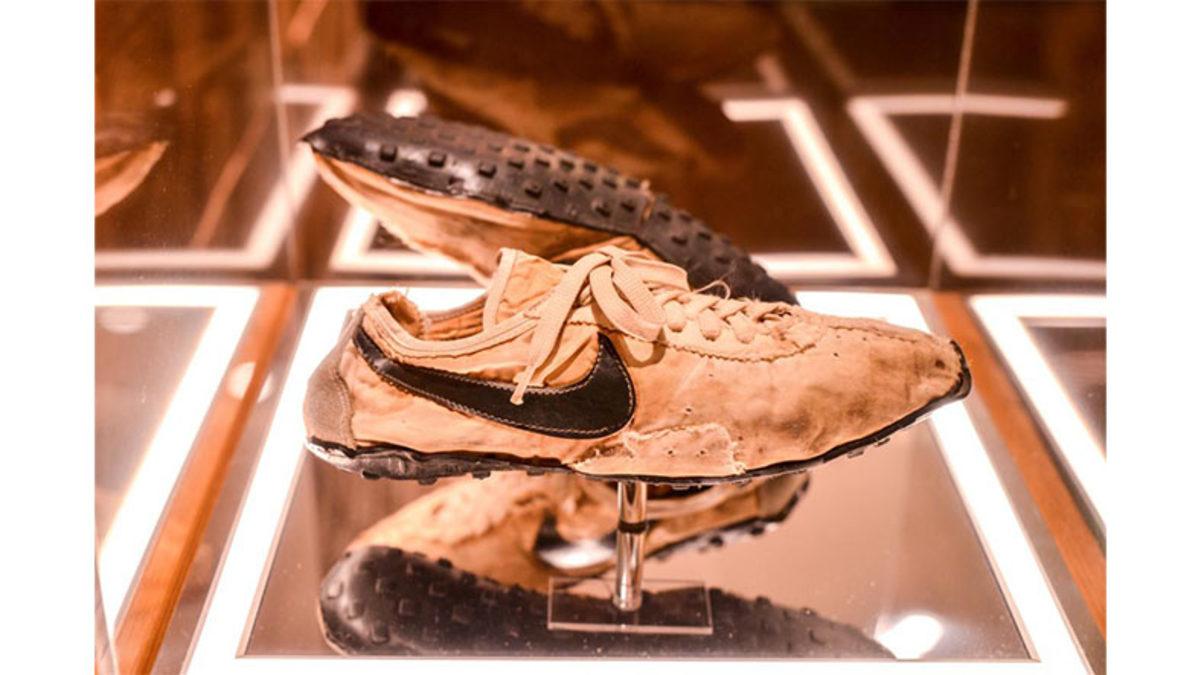 Bir Kahvaltı Masasında Gelen Fikirle Dünya Devi Olmayı Başaran Nike, İlk Ayakkabısını Waffle Makinesi ile Nasıl Yapmıştı?