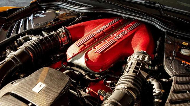 Ferrari, Elektrikli Otomobil Çağına Kafa Tutuyor: "Yasaklanana Kadar V12 Motor Üreteceğiz!"
