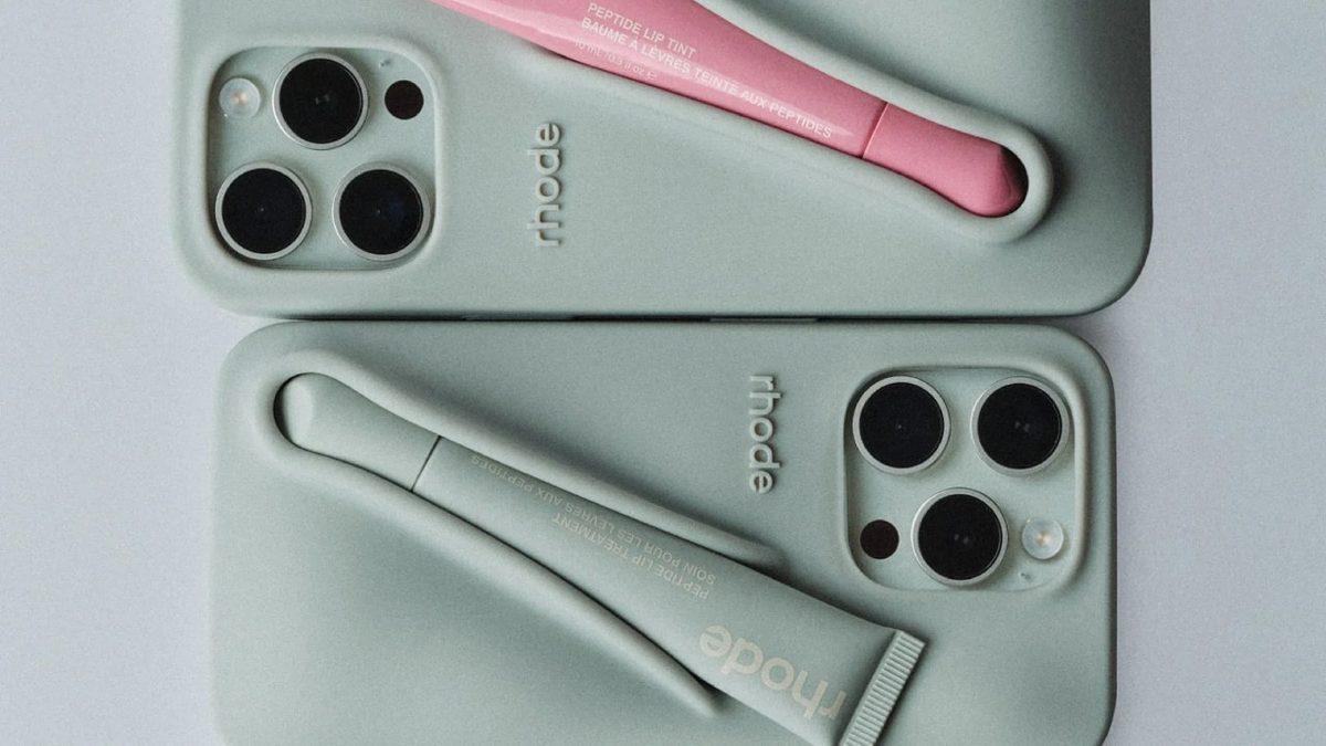 Hailey Bieber, Sadece Bir Telefon Kılıfıyla Nasıl Milyonlarca Dolar Kazandı? İşte Arkasındaki Dâhiyane Taktik!