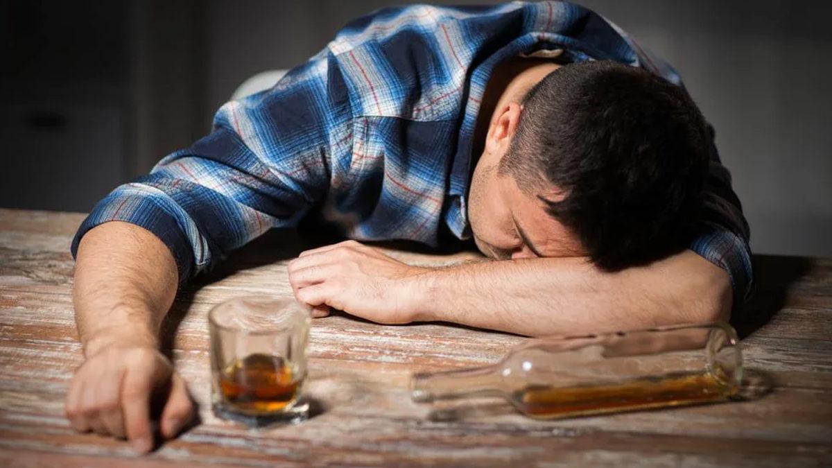 Alkol Aldıktan Sonra Hiçbir Şey Hatırlamayanları Buraya Alalım: Sebebini Açıklıyoruz!