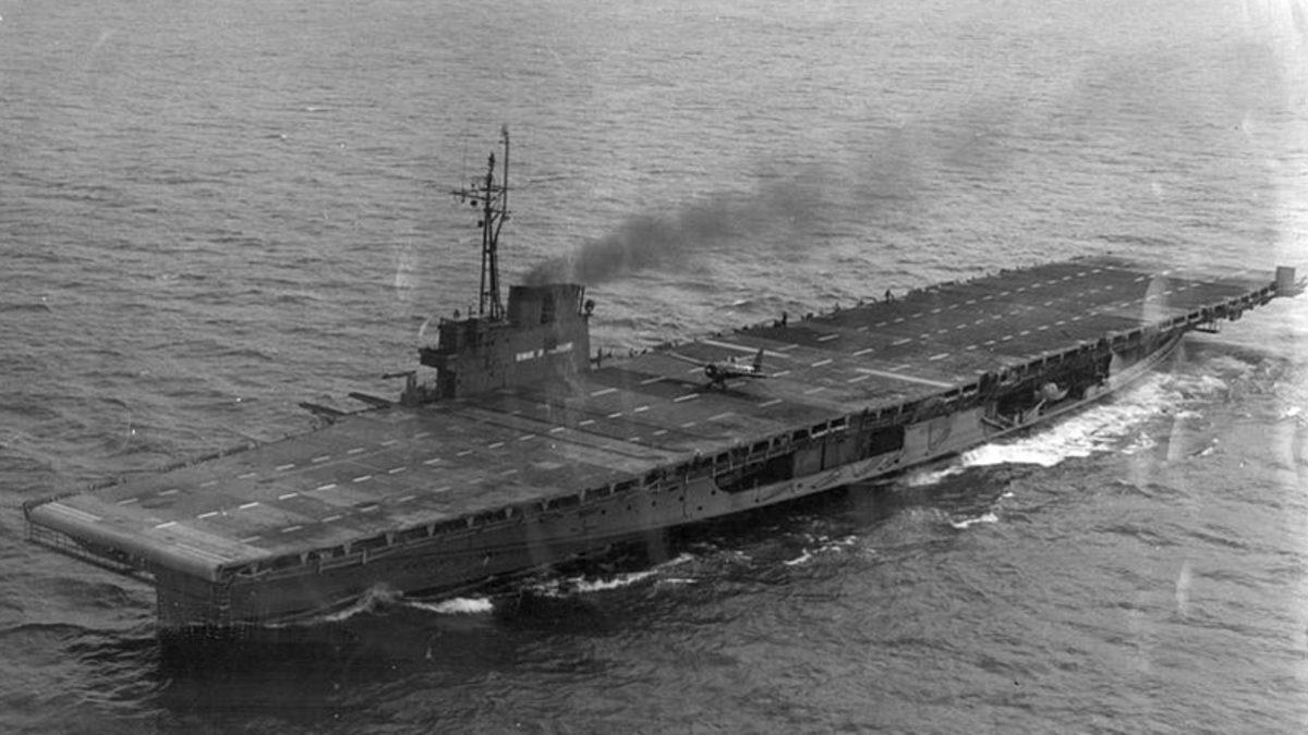 ABD, Müttefiki Kanada’nın Büyük Göller’inde Neden Gerçek Olmayan Bu Uçak Gemilerini Bekletiyordu?