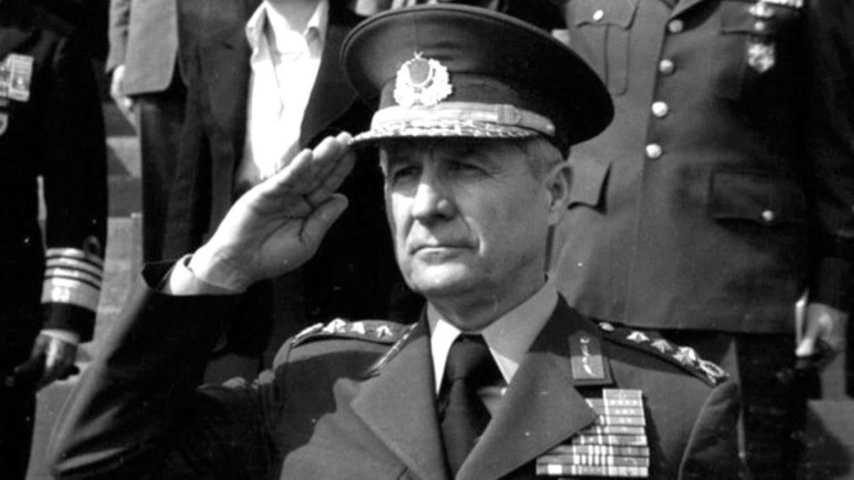 Bir Dönem Telefonlarda Türkçe Harf Olmamasının Kenan Evren’e Dayanan Çok İlginç Sebebi