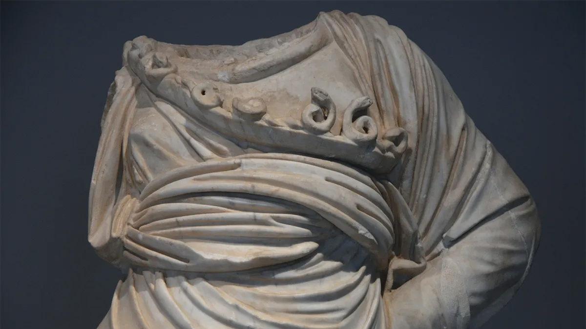 Antik Roma ve Yunan Heykellerinin Neden Çoğunun Başı Yoktur?