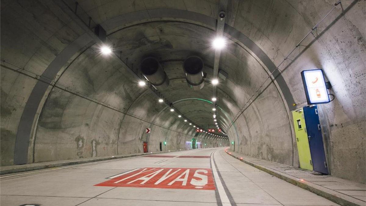 Tünellerde Arabayla Geçerken Gördüğümüz Koca Koca Fanların İşlevi Tam Olarak Nedir?