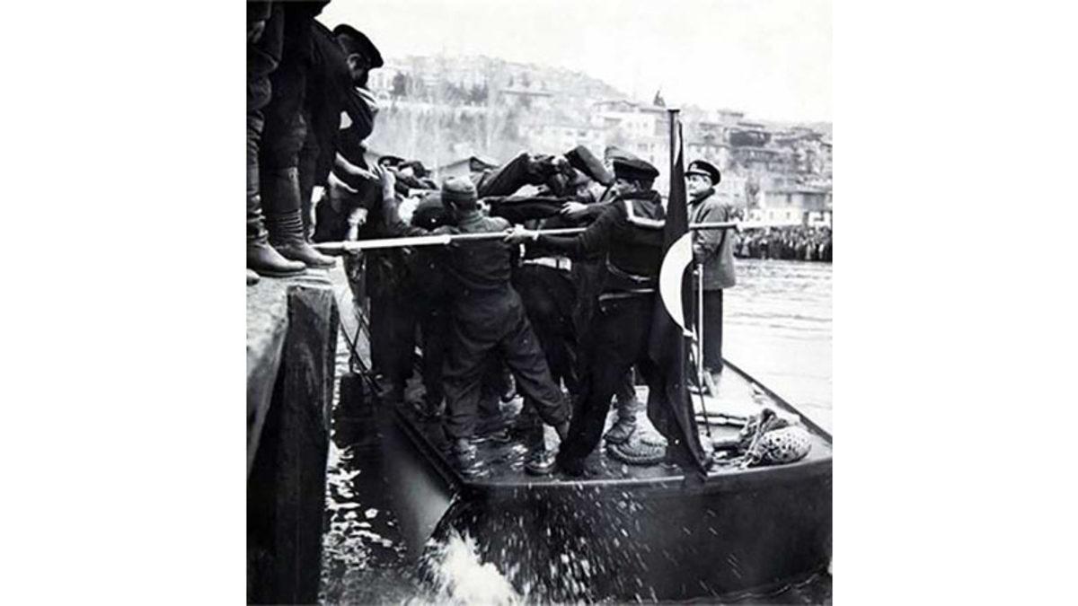 Türkiye’de Yüzlerce İnsanın Ölümüne Sebep Olan Üsküdar Vapuru Faciası: Ölenlerin Çoğu Öğrenciydi