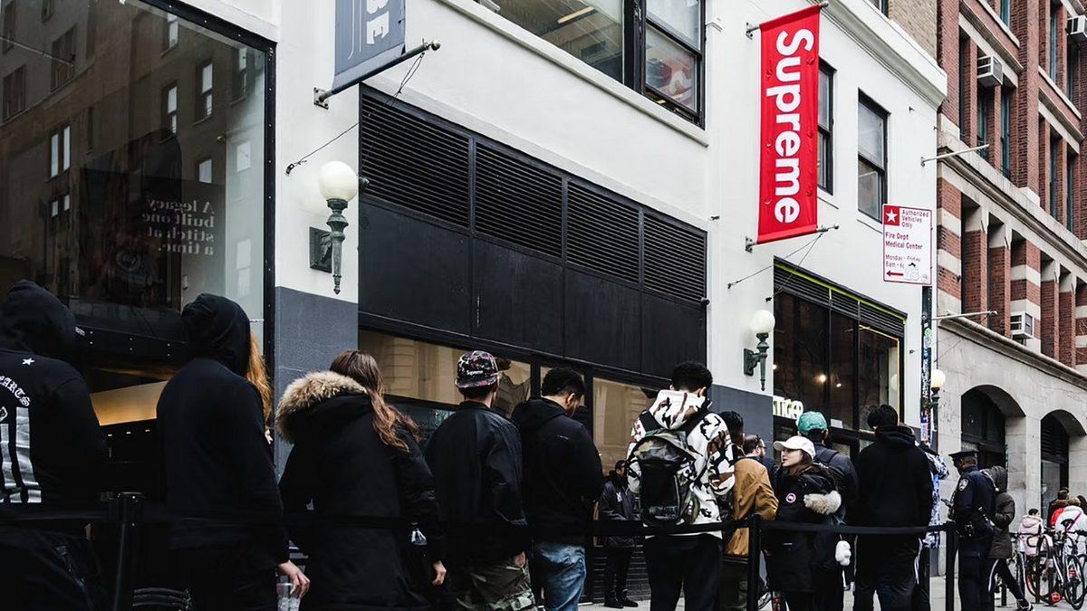 Dünyada Sadece 15 Mağazası Olan Supreme’in Değerinin 1 Milyar Doları Aşmasının Ardında Yatan İnanılmaz Taktikler