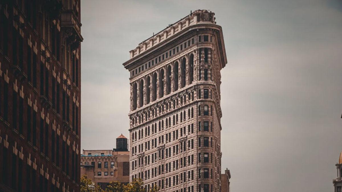 New York’un İkonik Binası Flatiron Neden Yıllardır Kimseye Ev Sahipliği Yapmıyor? İşte Flatiron Binasının Çarpıcı Hikâyesi