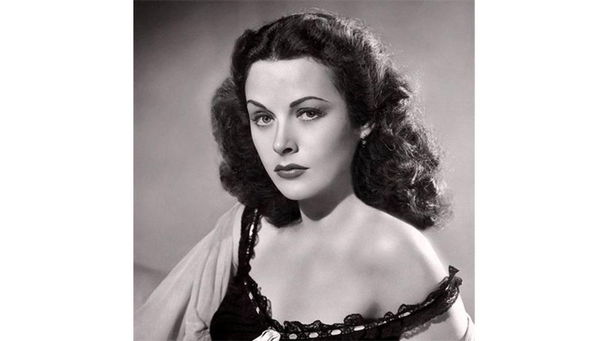 Bir Hollywood Oyuncusunun Wi-Fi Mucidi Olma Hikâyesi: Hedy Lamarr Bunu Nasıl Başarmıştı?