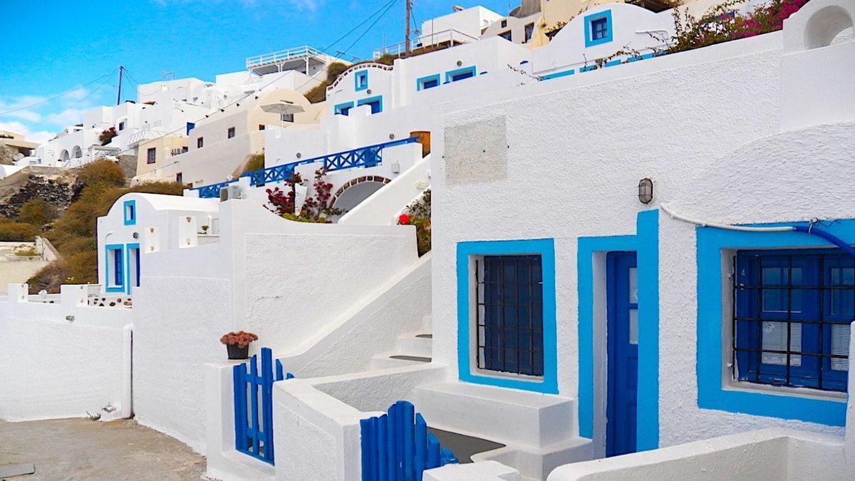 Yunan Adalarındaki Evler Neden Hep Beyaz? Kolera Salgınına Kadar Uzanan Sebepleri Var!