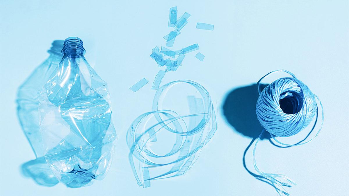 Son Zamanlarda Mağazalarda Sıkça Gördüğümüz Plastikten Yapılan Kıyafetler, Tam Olarak Nasıl Üretiliyor?