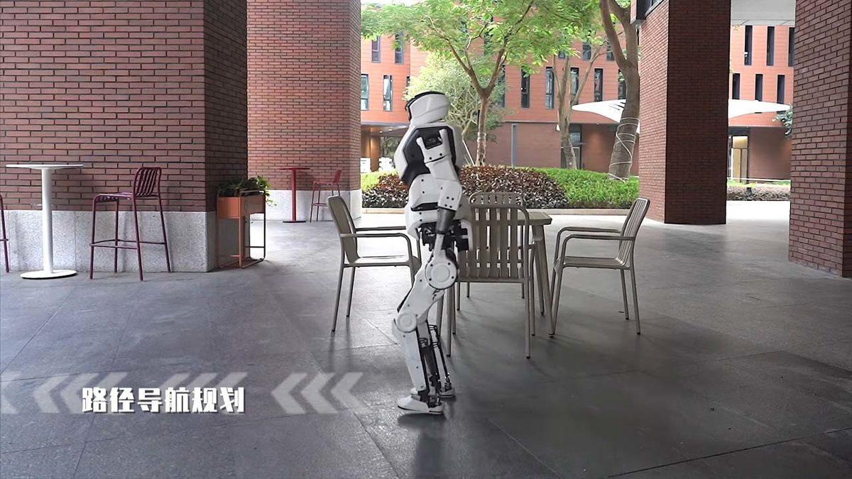 Huawei’nin İnsansı Robotu, Otomobil Fabrikasında Testlere Başladı