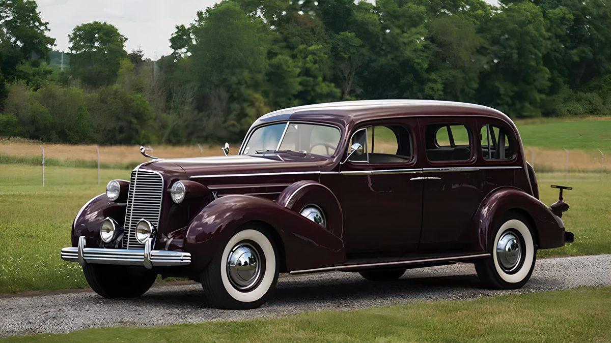 Atatürk’ün Makam Arabası Cadillac 80 Serisi Hakkında 8 İlginç Bilgi: Dönemine Göre İnanılmaz Teknolojiler Sunuyordu!