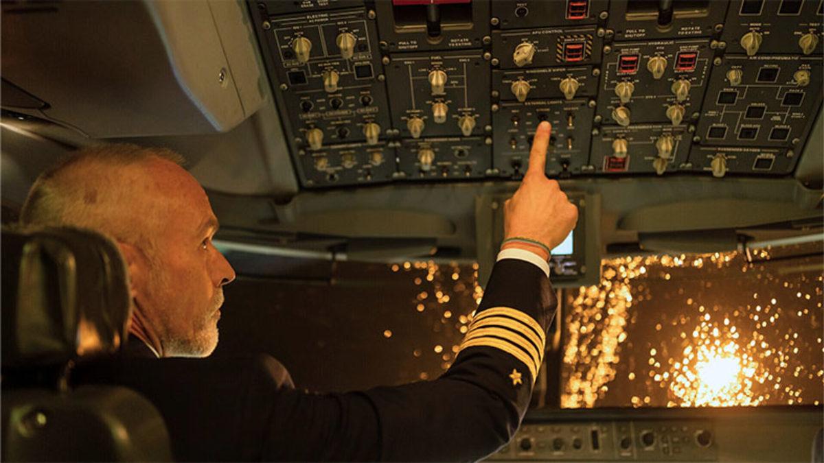 Kaptan Pilot Uçakta Solda Otururken Helikopterde Neden Böyle Bir Kural Yok?