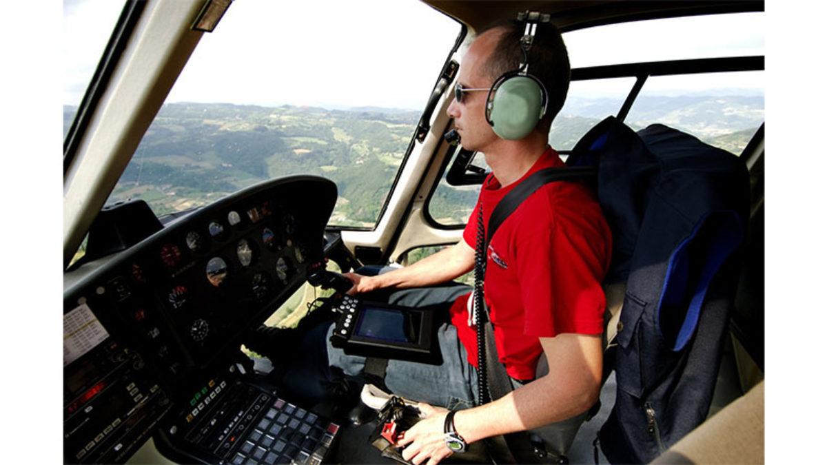 Kaptan Pilot Uçakta Solda Otururken Helikopterde Neden Böyle Bir Kural Yok?