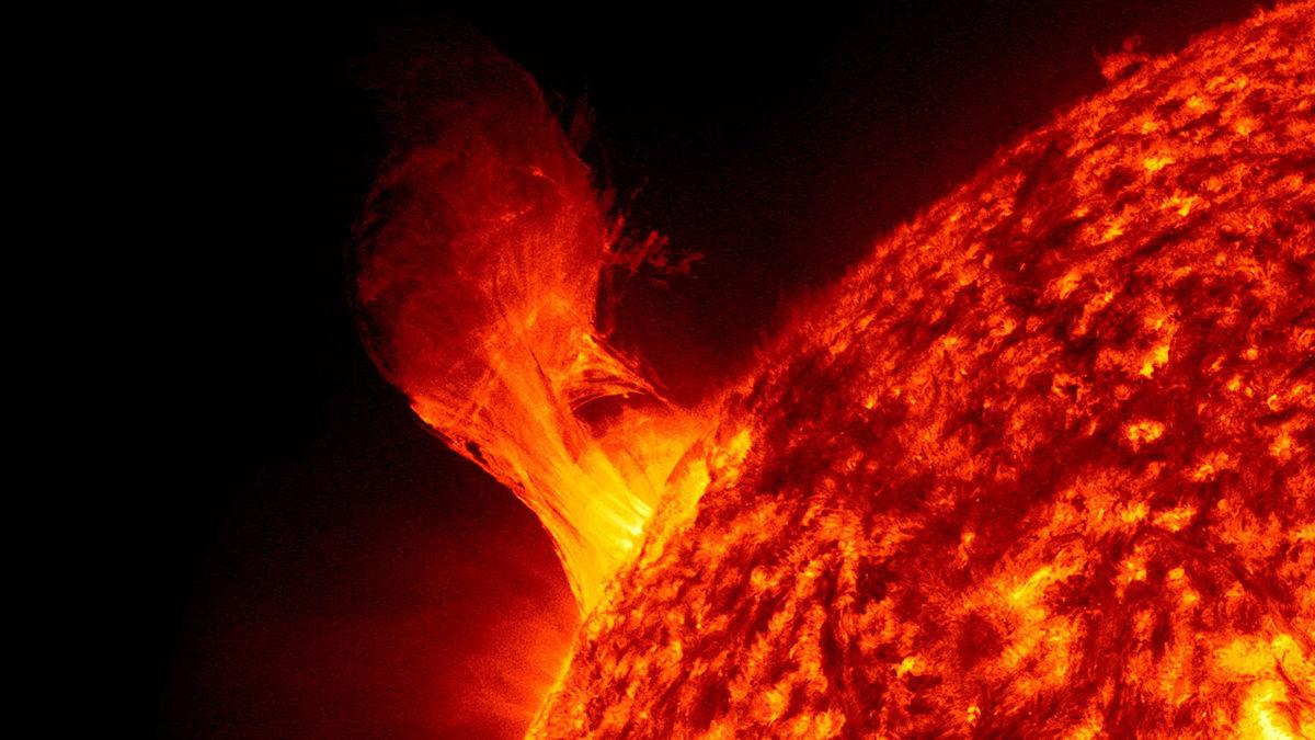 Ay Gelgitler Yaratabilirken Ondan 27 Milyon Kat Daha Büyük Güneş Neden Yaratmıyor?