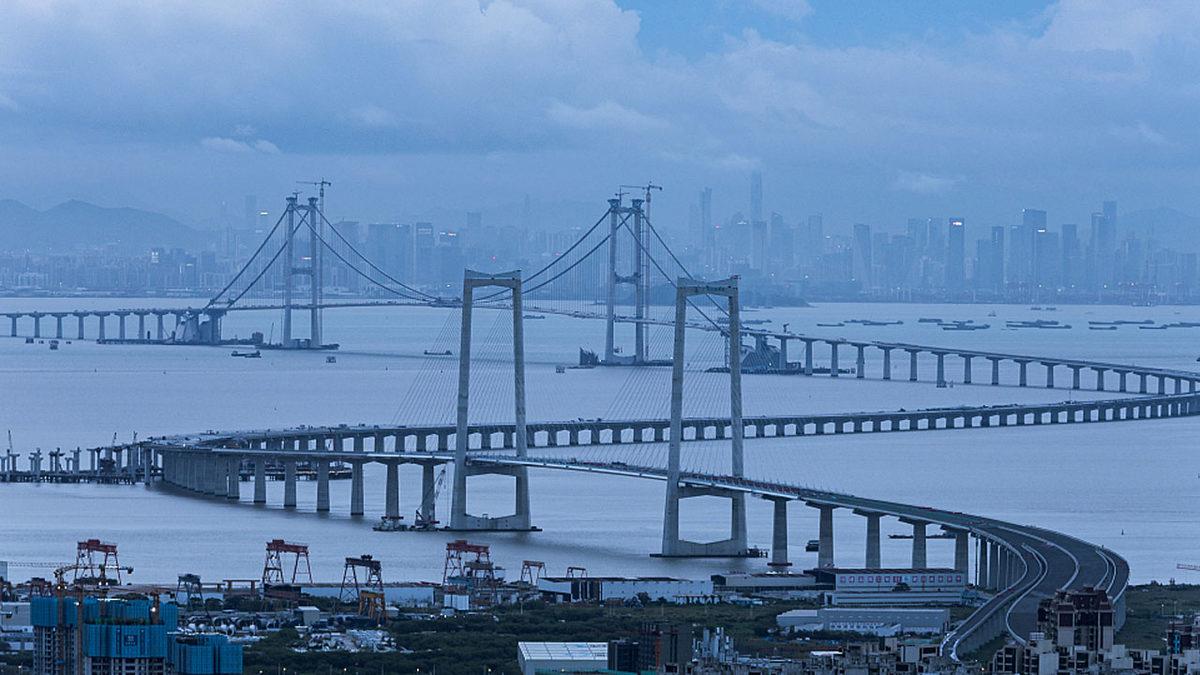 Çin’in Tam 10 Rekor Kırarak Tarihe Geçen Mega Projesi: Shenzhen-Zhongshan Köprüsü