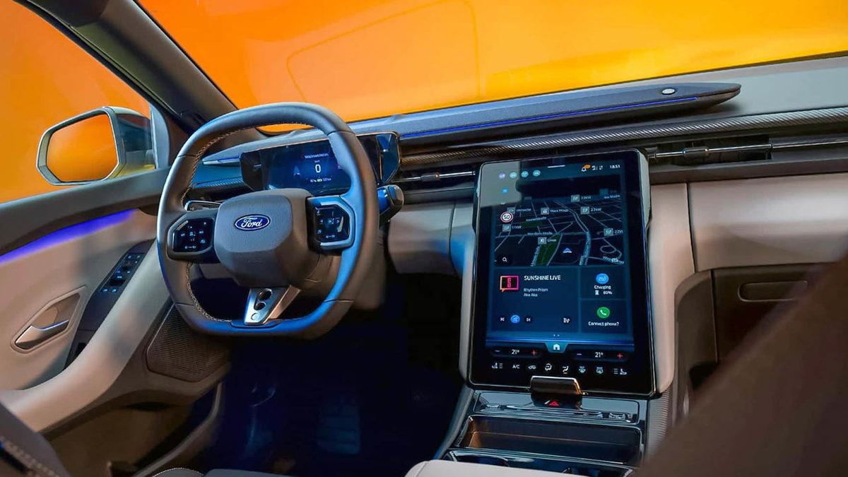 Elektrikli Crossover Ford Capri Tanıtıldı: Adı Eski, Kendisi Yeni!