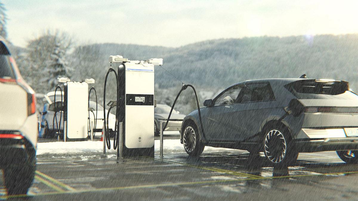 Elektrikli Araçlara Yıldırım Daha Fazla mı Düşer? İşte Fırtınalı Havalarda Kullanırken Bilmeniz Gerekenler