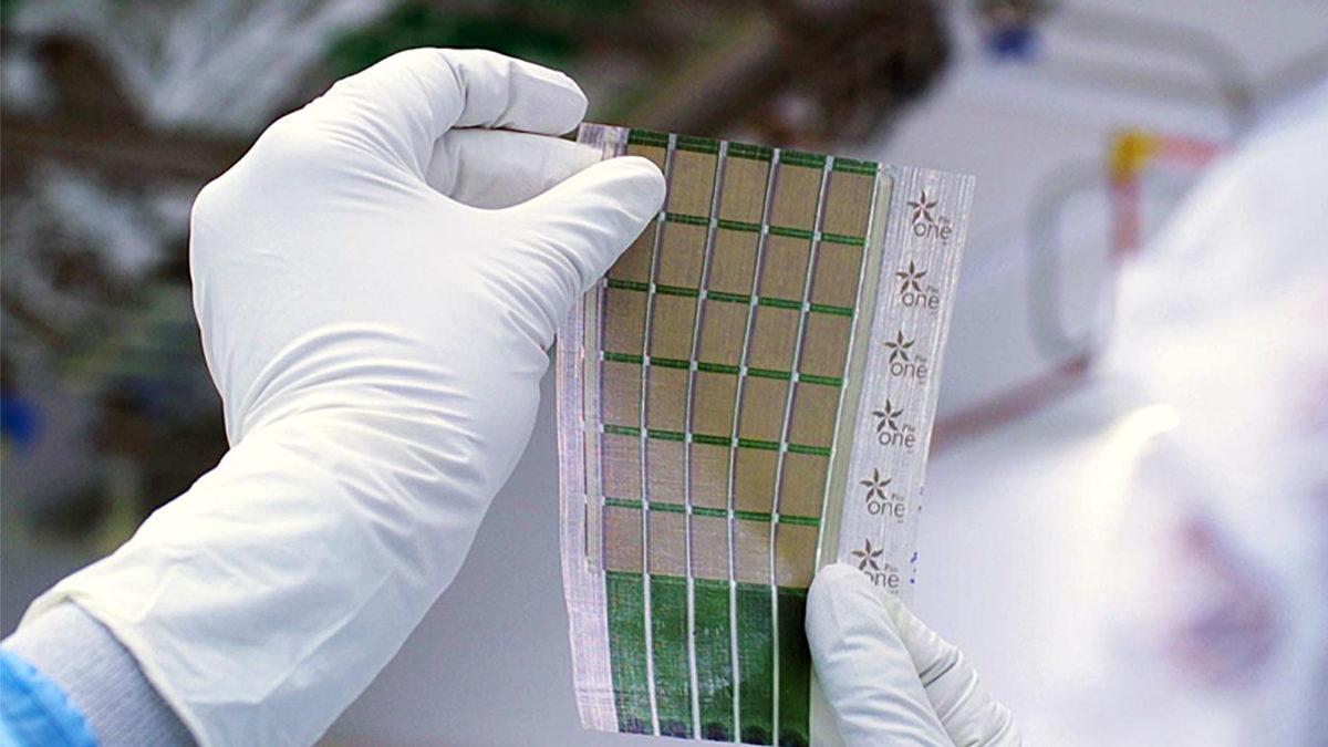 Devrimsel Bir Teknoloji: Her Yüzeyi Güç Kaynağına Dönüştürebilen Kâğıt İnceliğinde Güneş Panelleri