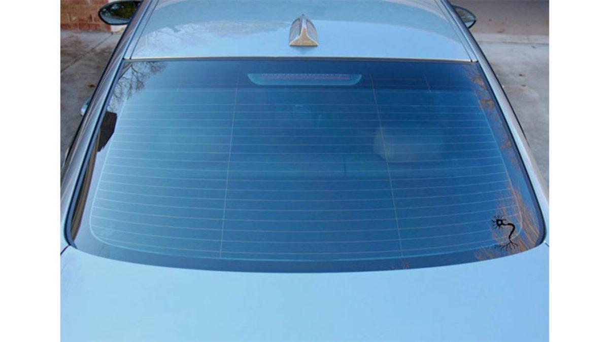 Eskiden Arabaların Üstünde Gördüğümüz Uzun Antenler Nereye Kayboldu? (Aslında Hâlâ Duruyorlar)