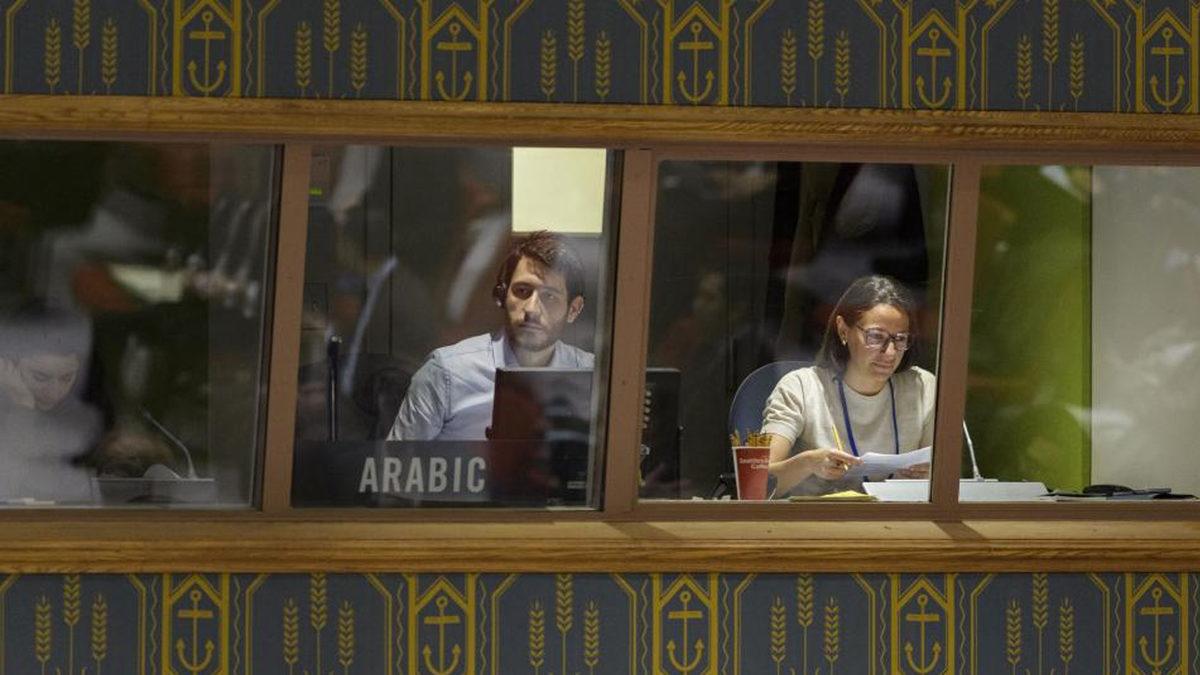 Birleşmiş Milletler Her Şeyi Gerçek Zamanlı Olarak Nasıl Tercüme Ediyor? Arkada Bir ’Dil Ordusu’ Çalışıyor!