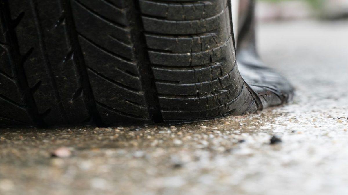 Can Güvenliğiniz İçin Patlayan Lastiğinizle En Fazla Kaç Kilometre Yol Katetmelisiniz?