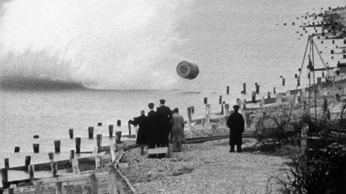 II. Dünya Savaşı’nda Kullanılan Zıplayan Bomba Tam Olarak Nasıl Çalışıyordu? (Evet, Bildiğiniz Zıplıyor)