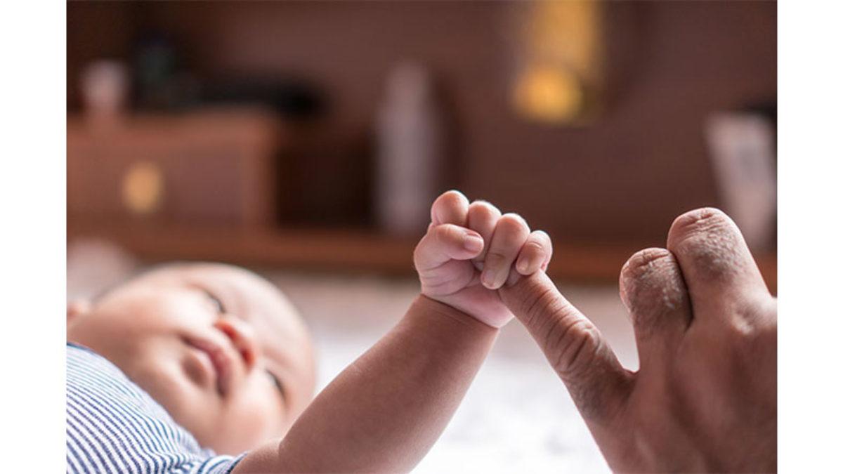 Kasları Bile Henüz Gelişmemiş Olmasına Rağmen Bebekler Tuttukları Şeyi Nasıl Bu Kadar Güçlü Kavrayabiliyorlar?