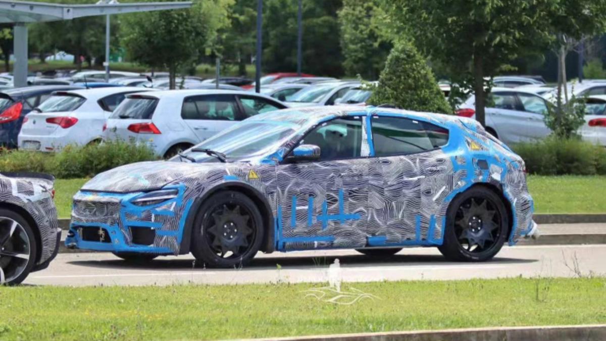 Ferrari’nin Elektrikli Aracının 2025 Yılında Tanıtılacağı Açıklandı