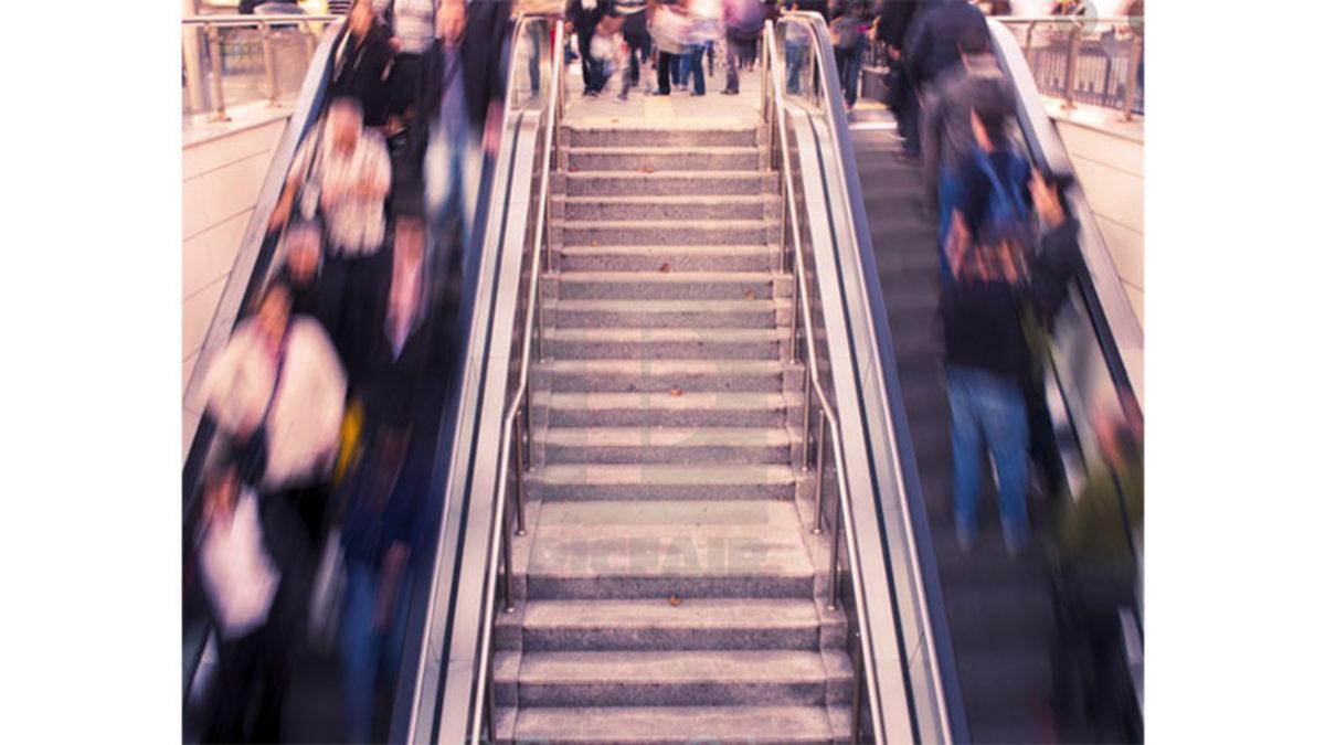 Hep Merak Edilen O Soruyu Yanıtladık: Yürüyen Merdivenlerde Yürümek mi Yoksa Beklemek mi Daha Hızlıdır?