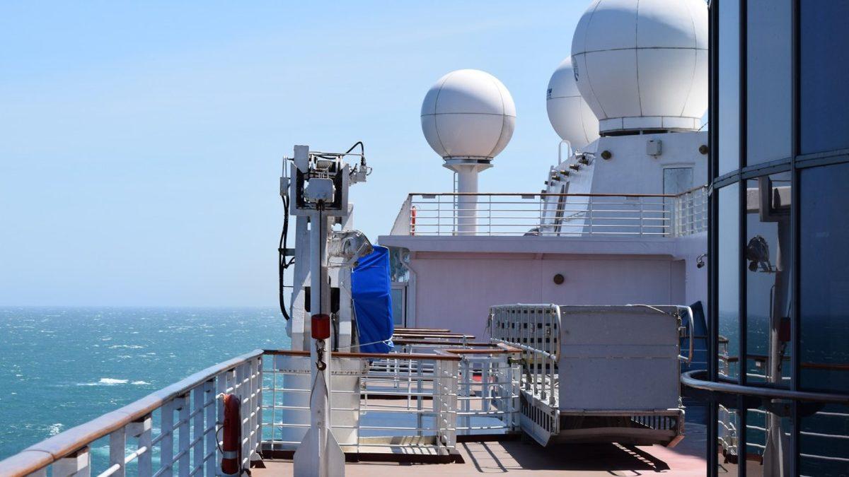 Gemilerin Tepesindeki Bu Büyük ve Beyaz Top Aslında Ne İşe Yarar?
