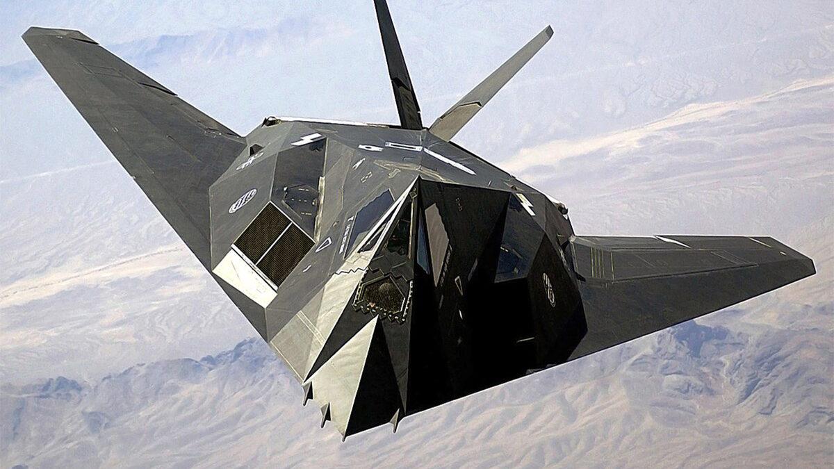 Dünyadaki İlk Hayalet Uçağı F-117 Nighthawk’ın Ağızları Açık Bırakan Mühendislik Özellikleri