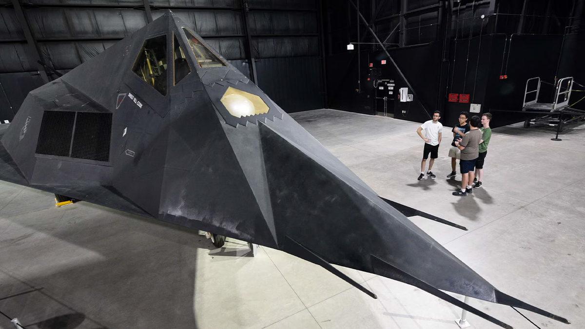 Dünyadaki İlk Hayalet Uçağı F-117 Nighthawk’ın Ağızları Açık Bırakan Mühendislik Özellikleri