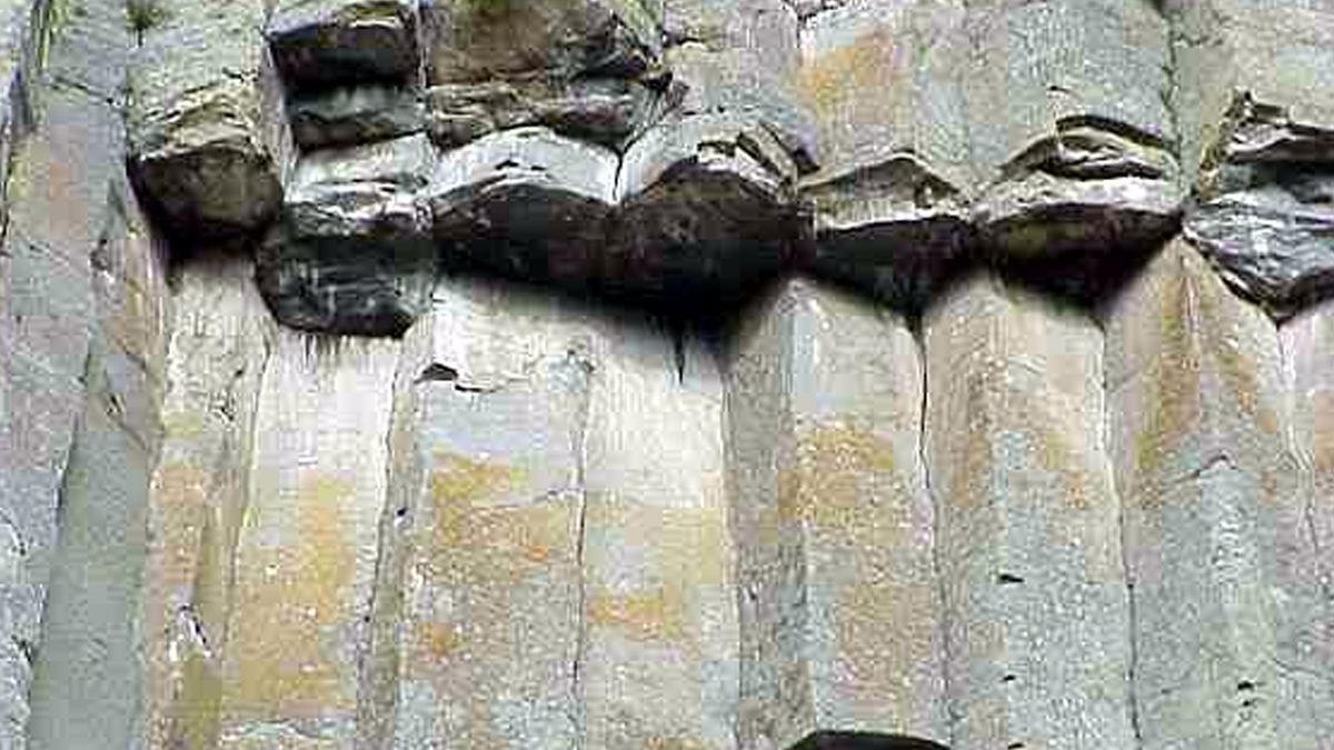 ABD’deki Şeytan Kulesi’nin Bu Eşsiz Yapısının Sırrı Ne? Oluşum Süreci de Epey Büyüleyici!