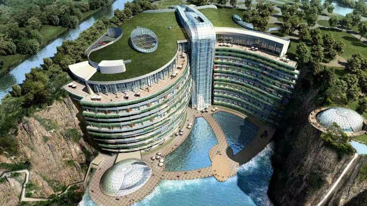Çin’de Yer Alan, Terk Edilmiş Bir Taş Ocağının İçine İnşa Edilmiş İlginç Otel: InterContinental Shanghai Wonderland