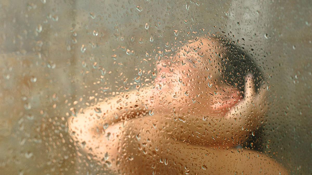 Bu Sıcaklarda “Cos” Etkisi Yaratan Soğuk Duş Almanın Vücudumuza Bir Zararı Var mı?