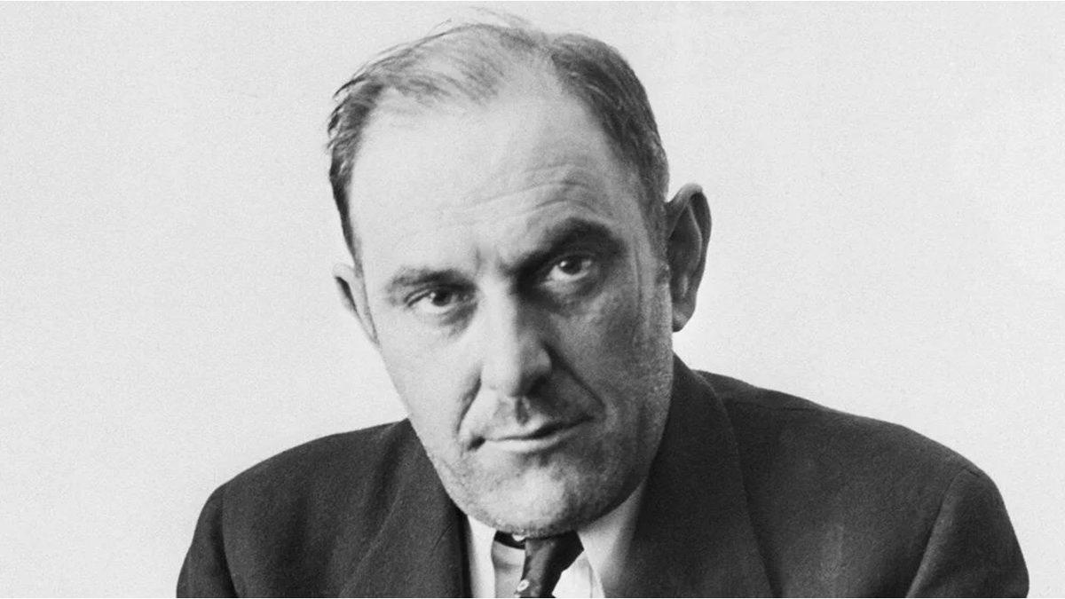 Eyfel Kulesi’ni 2 Defa Satarak Tarihin En Büyük Dolandırıcıları Arasına Giren Adamın İnanılmaz Hikâyesi