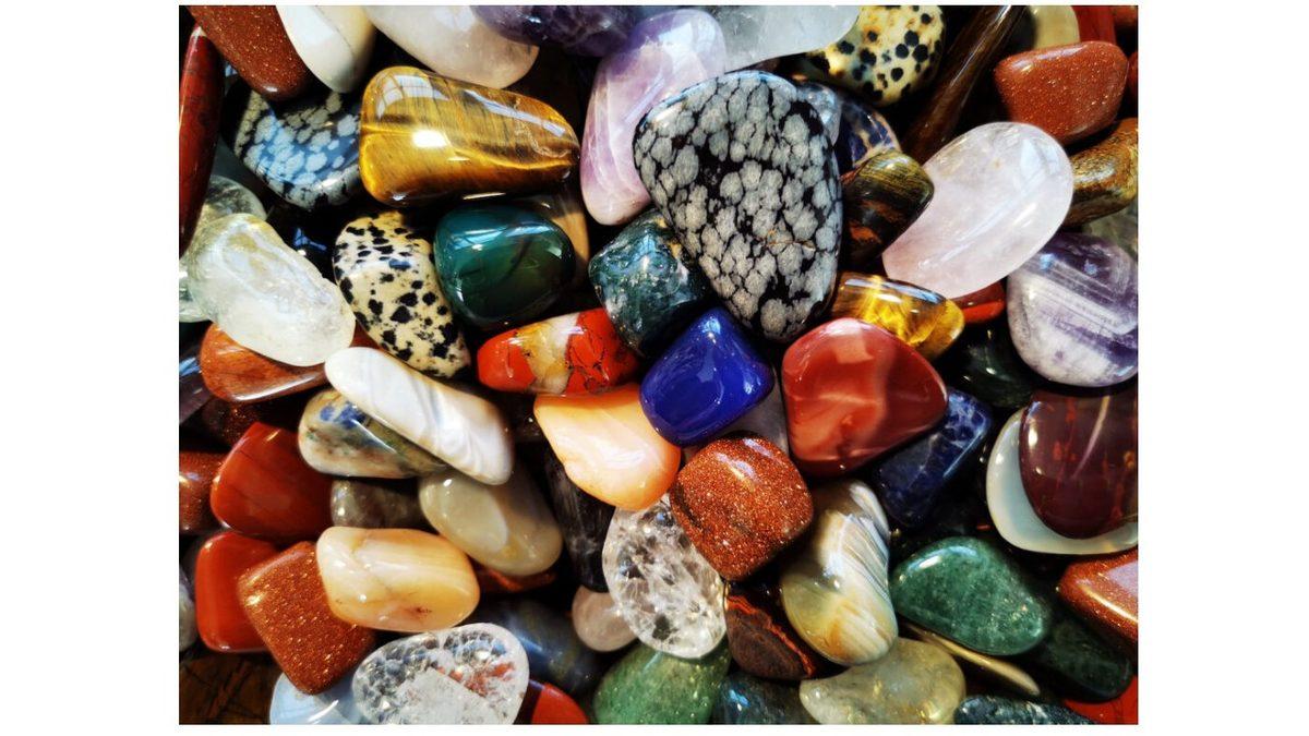 Mor, Mavi, Kırmızı, Siyah… Taşlar, Neden Birbirinden Bu Kadar Farklı Renklere Sahip?