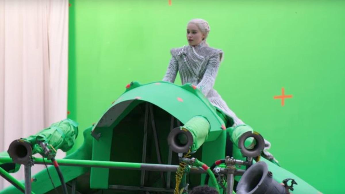 Çekimlerde Neden Başka Bir Renk Değil de Özellikle Yeşil Perde Kullanılıyor?